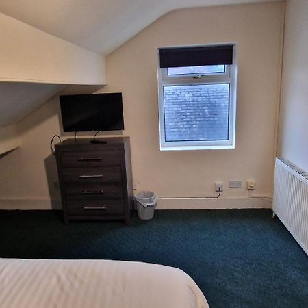 Self Check In Rooms Central Wakefield Exterior foto