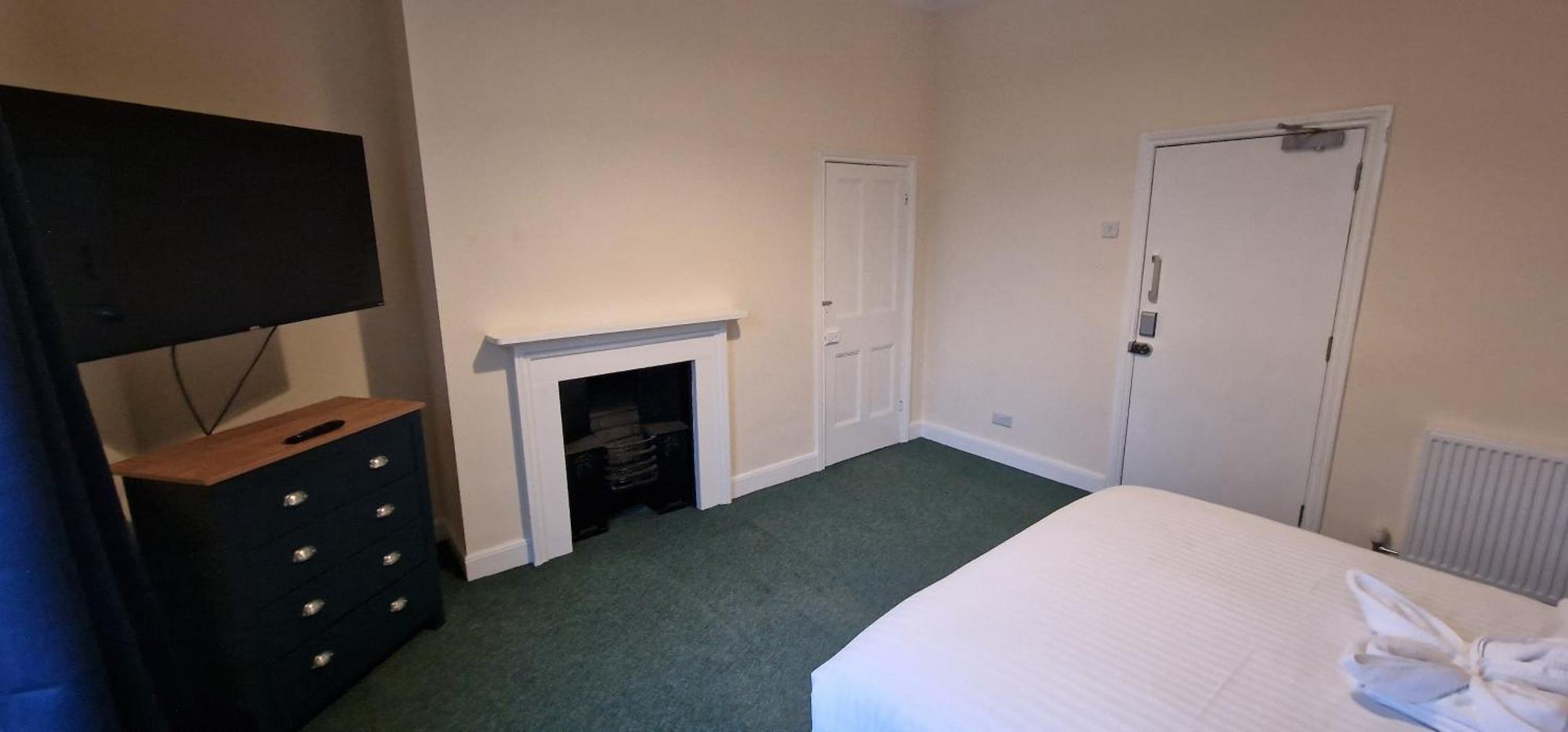 Self Check In Rooms Central Wakefield Exterior foto